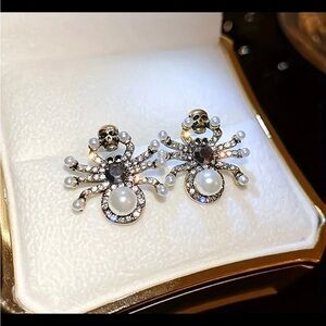 Skull and Spider Pearl Earrings